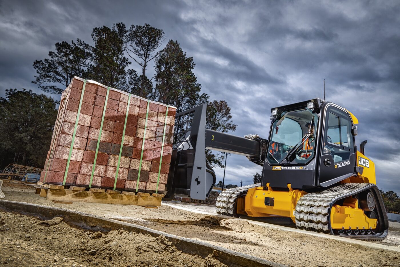 New  3TS-8T Teleskid Compact Track Loader at Briggs JCB